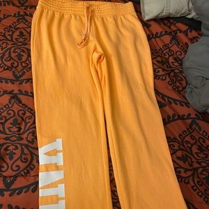 NEW! Victoria Secret PINK Sweatpants Sz Medium